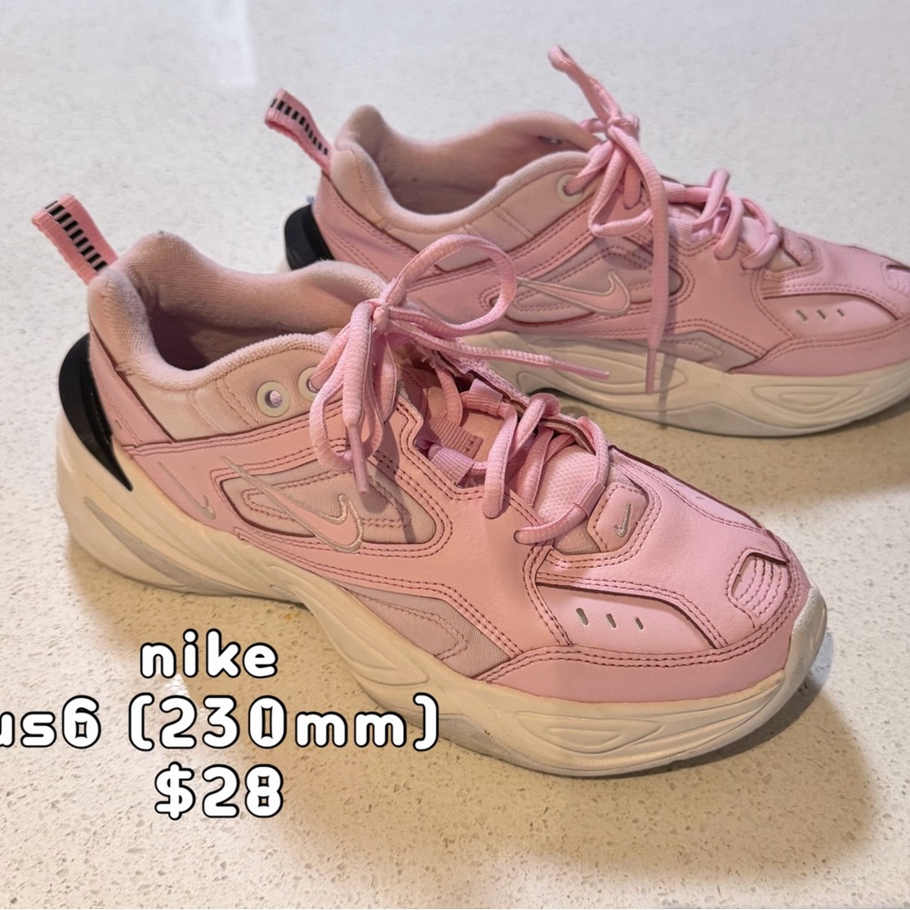 Nike Women's Pink Sneakers